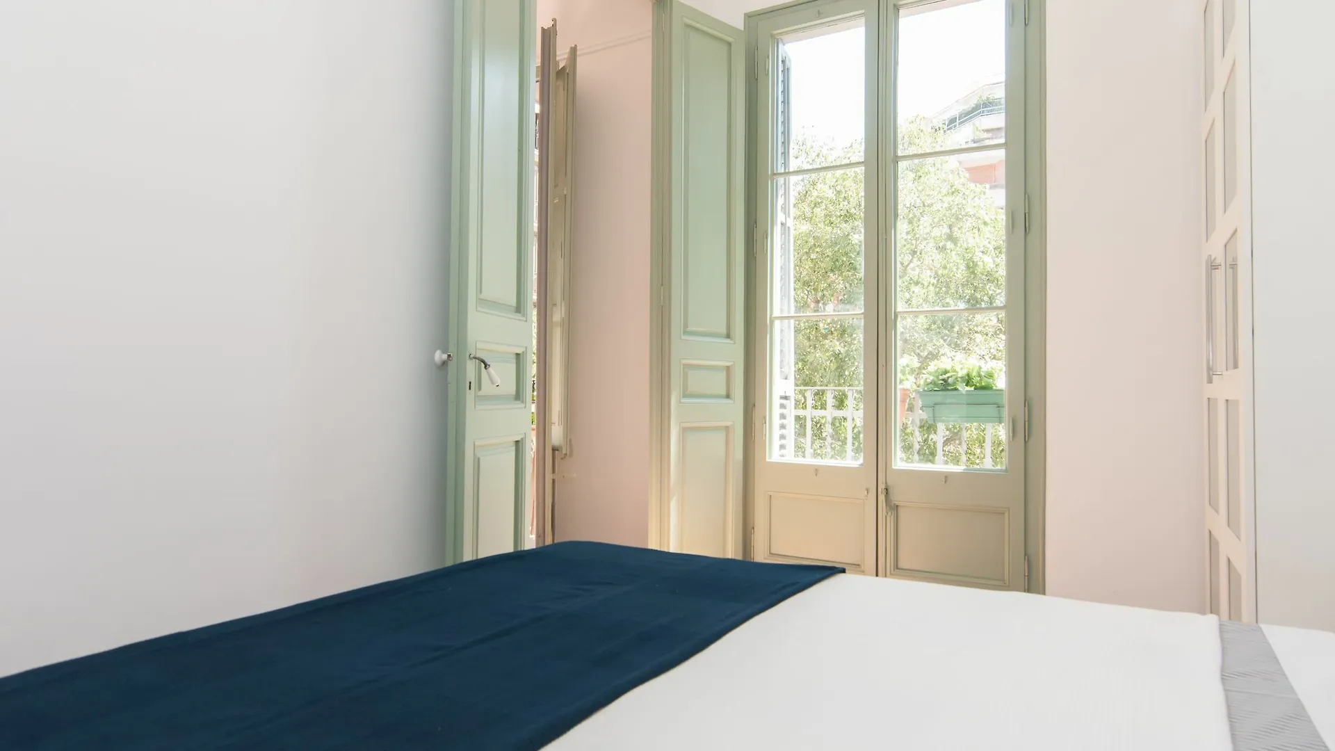 Montaber Apartment - Sant Antoni Barcelona